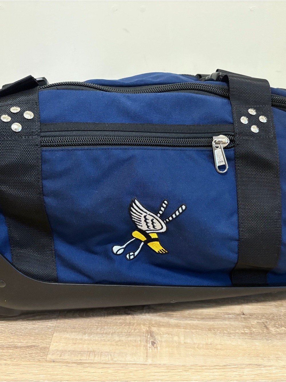 Winged Foot Golf Club Cordura Rolling Duffle NWT Navy Blue